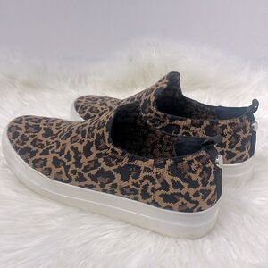Steve Madden | slip on leopard sneakers 8.5 stretchy comfy material.